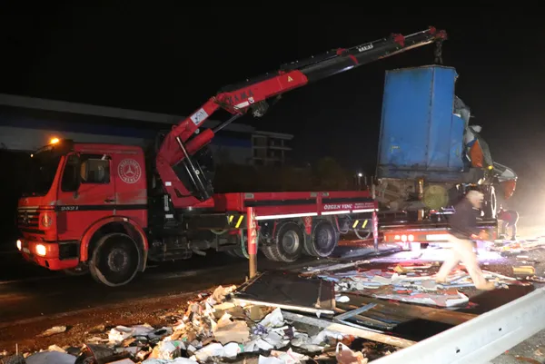 Düzce'de feci kaza: 2 ölü 35 yaralı - 2