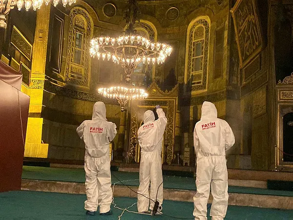 Ayasofya Camii dezenfekte edildi - 1