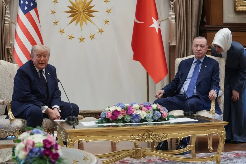 abd-baskani-donald-trump-ankarada-baskan-erdogan-5-f-35-icin-soz-aldik-1783429171378.jpeg ABD Başkanı Ankara'da! Trump'tan Türkiye'ye jest: CAATSA yaptırımlarını kaldırıyoruz - 3