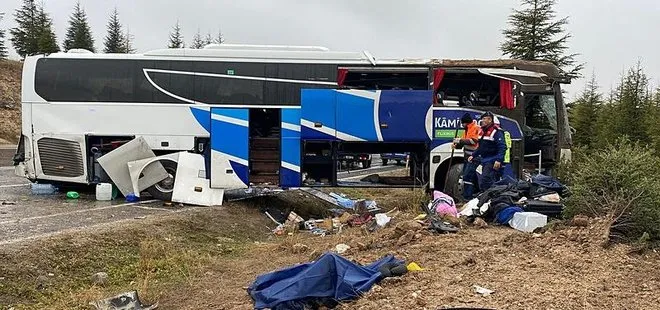 Eskişehir'de yolcu otobüsü devrildi: 1 ölü 30 yaralı