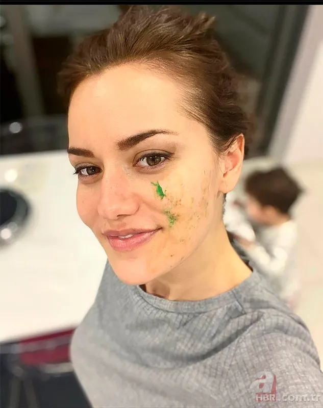 Burak Özçivit'in 3.5 aylık hamile eşi Fahriye Evcen'den hayran bırakan şezlong pozu! Minik Karan'la koronavirüse yakalanmıştı 9