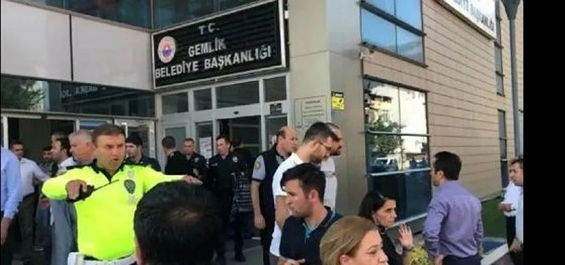 Gemlik Belediyesi Nde Baskan Yardimcisini Rehin Alan Supheli Tutuklandi