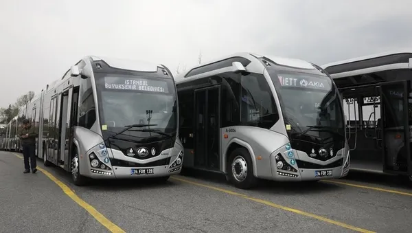 Son dakika: CHP’li İBB’nin 1 hafta önce aldığı yeni metrobüs arızalandı! Vatandaş isyan etti: Yazık