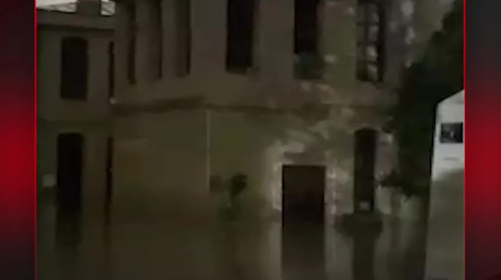 TARİHİ CAMİYİ SU BASTI