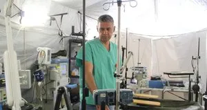 Acısını bir kenara bırakıp göreve koştu!
