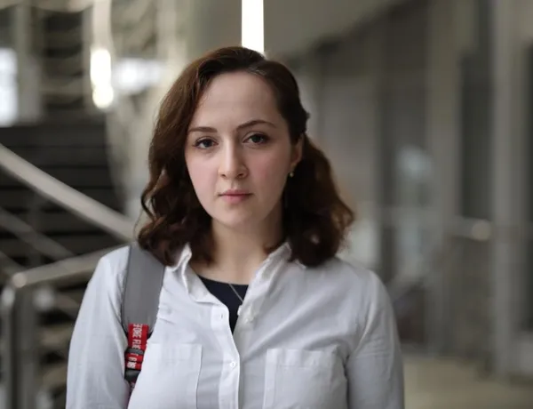 Stockholm Üniversitesi ırkçı saldırının yapıldığı Türk öğrenci Fatma Zehra’dan özür diledi! Aralık ayı için staj teklifi yaptılar