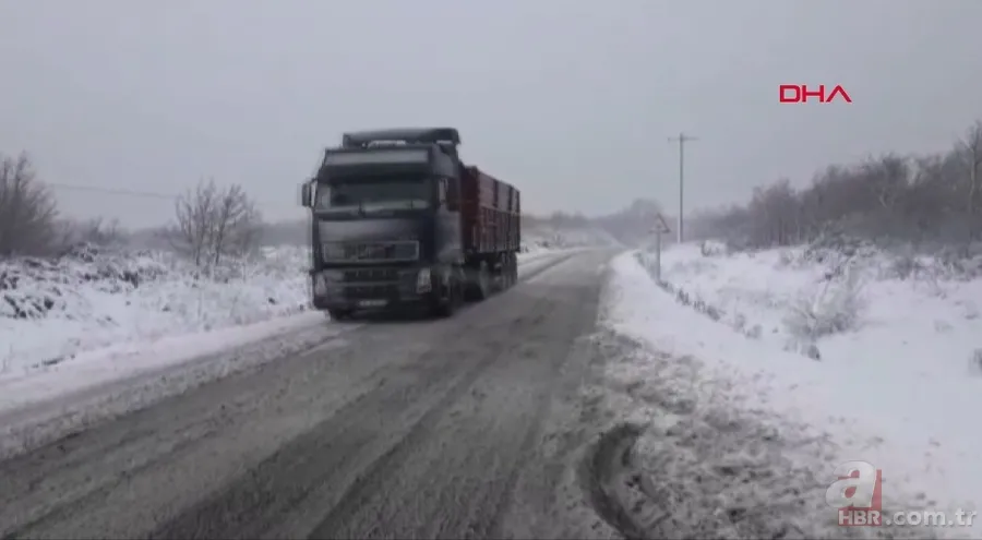 İstanbul'un Silivri ve Çatalca ilçelerinde kar yağışı etkili oluyor 11