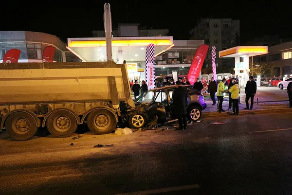 1606188536401.jpg İzmir'de feci kaza! Polis memuru hayatını kaybetti... - 2