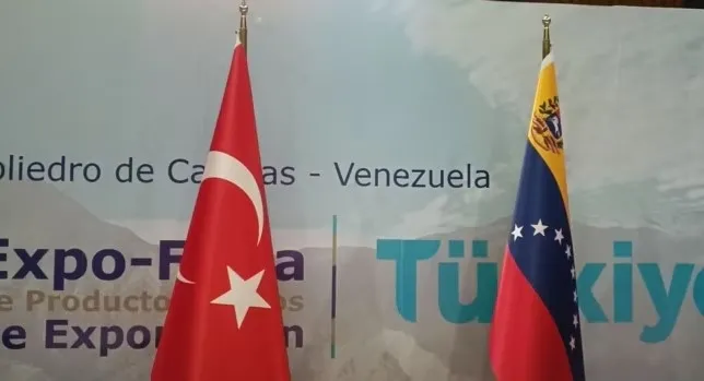 venezuela-turkiye-is-birligi-pekisiyor-devlet-baskani-maduro-karsilikli-yatirim-anlasmasini-canli-yayinda-onay-1716068454503.jpg Venezuela - Türkiye iş birliği pekişiyor! Devlet Başkanı Maduro karşılıklı yatırım anlaşmasını canlı yayında onayladı - 3