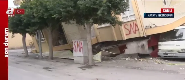 afaddan-carpici-deprem-raporu-depremde-hasar-goren-bina-kamyonun-uzerine-bindi-1678258698783.jpg AFAD’dan çarpıcı deprem raporu! Depremde hasar gören bina kamyonun üzerine bindi - 6