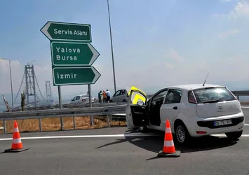 Osman Gazi Köprüsü çıkışında ilk kaza