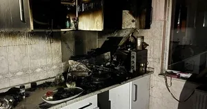 Ocakta unutulan yemek mutfağı yaktı