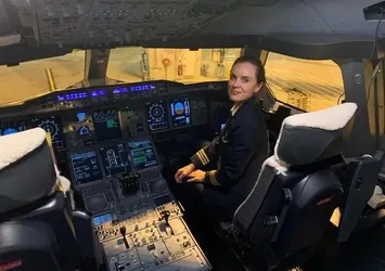 Göklerde bir Türk kadını: Hem Airbus A380’i uçuruyor hem de İki evladına kol kanat geriyor