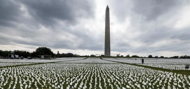 ABD’de Covid-19’dan ölenlerin anısına yaklaşık 640 bin beyaz bayrak