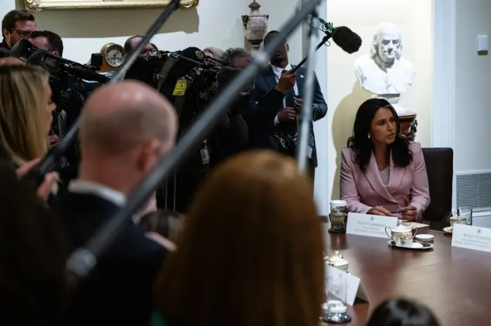 tel-avivde-hayal-kirikligi-israil-ve-abd-arasinda-buyuk-catlak-netanyahunun-o-planina-trumptan-ret-1744872721447.jpg Geçtiğimiz hafta düzenlenen kabine toplantısında konuşan Ulusal İstihbarat Direktörü Tulsi Gabbard. (The New York Times)