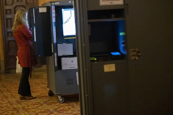 ABD’nin Georgia eyaletinde 2. tura kalan Senato seçimlerinin kazananı Demokratlar oldu