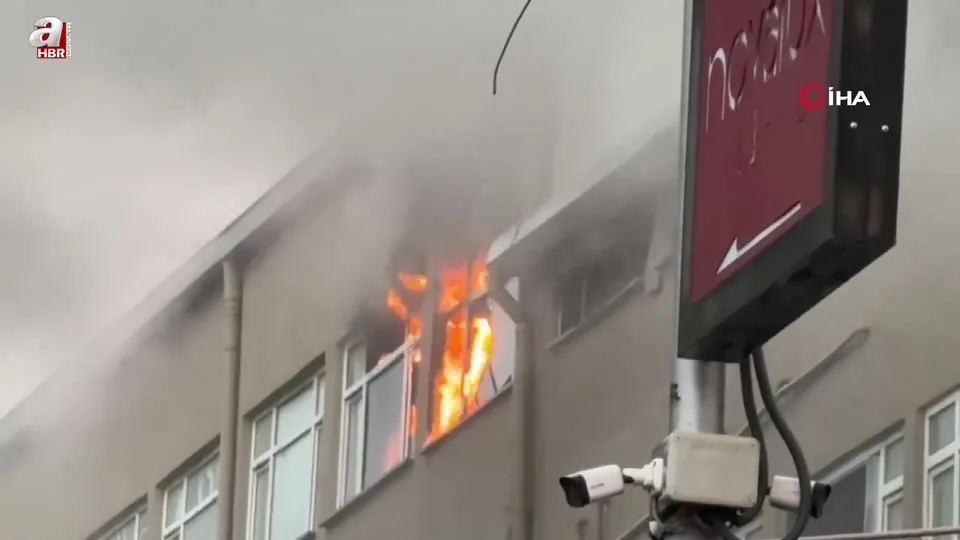 Eyüpsultan’da tekstil fabrikasında yangın paniği