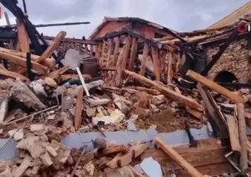 Yangın bir ailenin bayram sevincini hüsrana çevirdi