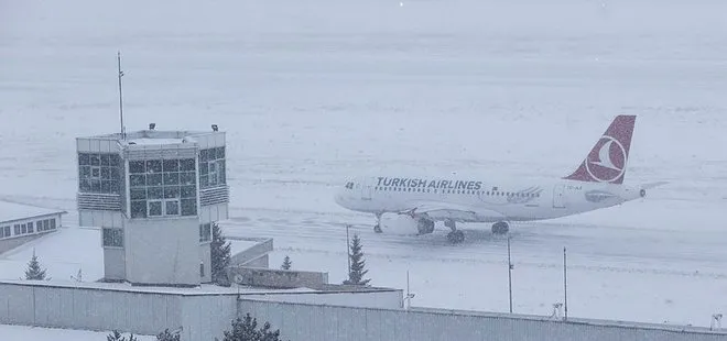 Trabzon’da hava ulaşımına kar engeli |Uçak seferleri iptal edildi
