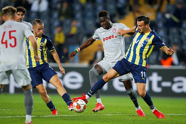 fenerbahce-0-olympiakos-3-mac-sonucu-sari-kanarya-kadikoyde-kayip-1633027485636.jpg Fenerbahçe: 0 - Olympiakos: 3 MAÇ SONUCU | Sarı Kanarya Kadıköy'de kayıp - 4