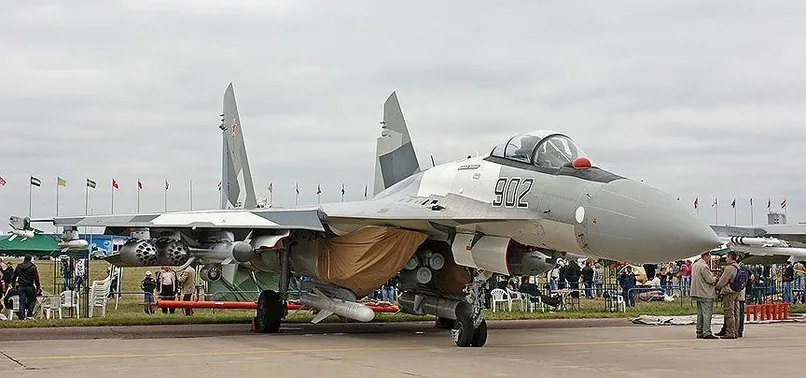 Çin, ilk Su-35 savaş uçağını teslim aldı
