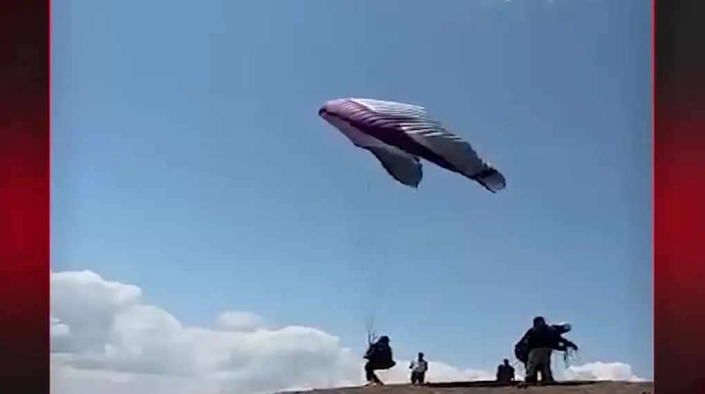 PARAŞÜT PİLOTU YERE ÇAKILDI