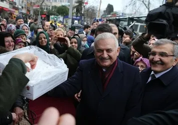 Binali Yıldırım'dan Beykoz'da esnaf ziyareti