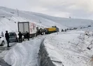 Karayoluna çığ düştü