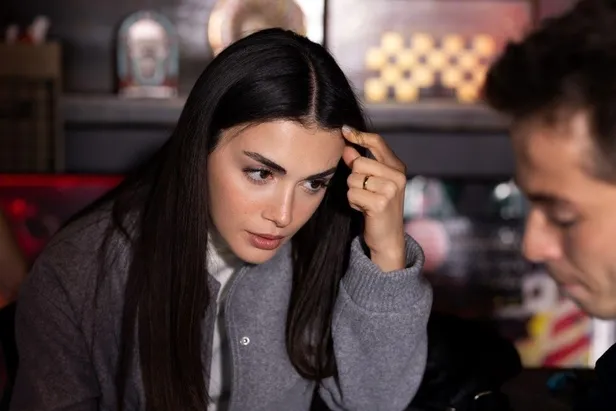 Safir son bölüm özeti... Safir 12. bölüm tek parça, tamamını izle!