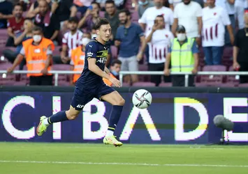 Mesut Özil görüşme odasına! Yönetim harekete geçti