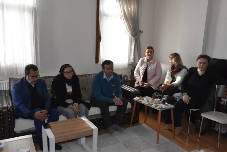 Özgecan Aslan’ın ailesi Ceren Özdemir’in ailesini ziyaret etti!
