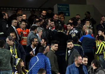 Fenerbahçe taraftarı birbirine girdi