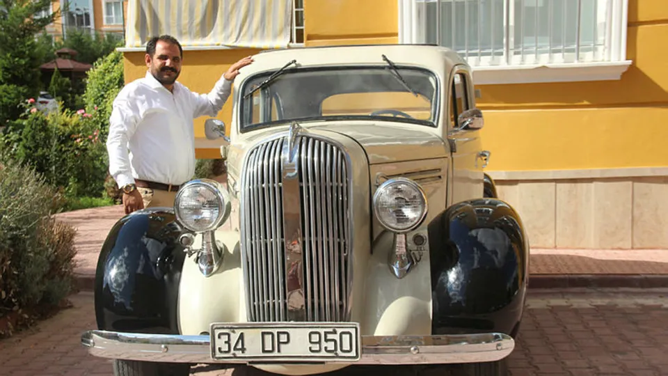 1936 model aracına servet teklif ettiler! Yüzlerine bile bakmadı! Tarihe tanıklık eden otomobil ilgi odağı oldu