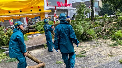 Süper tayfun Yagi Vietnam’ı vurdu!