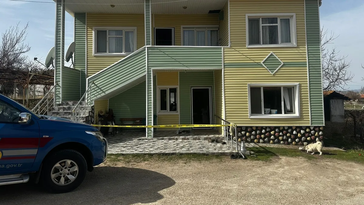 Şizofren dehşeti! Babasını korkunç şekilde katletti