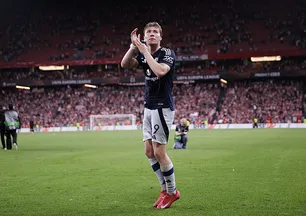 Fenerbahçe golcüsünü Manchester United'da buldu! Rasmus Hojlund teklifinin detayları ortaya çıktı