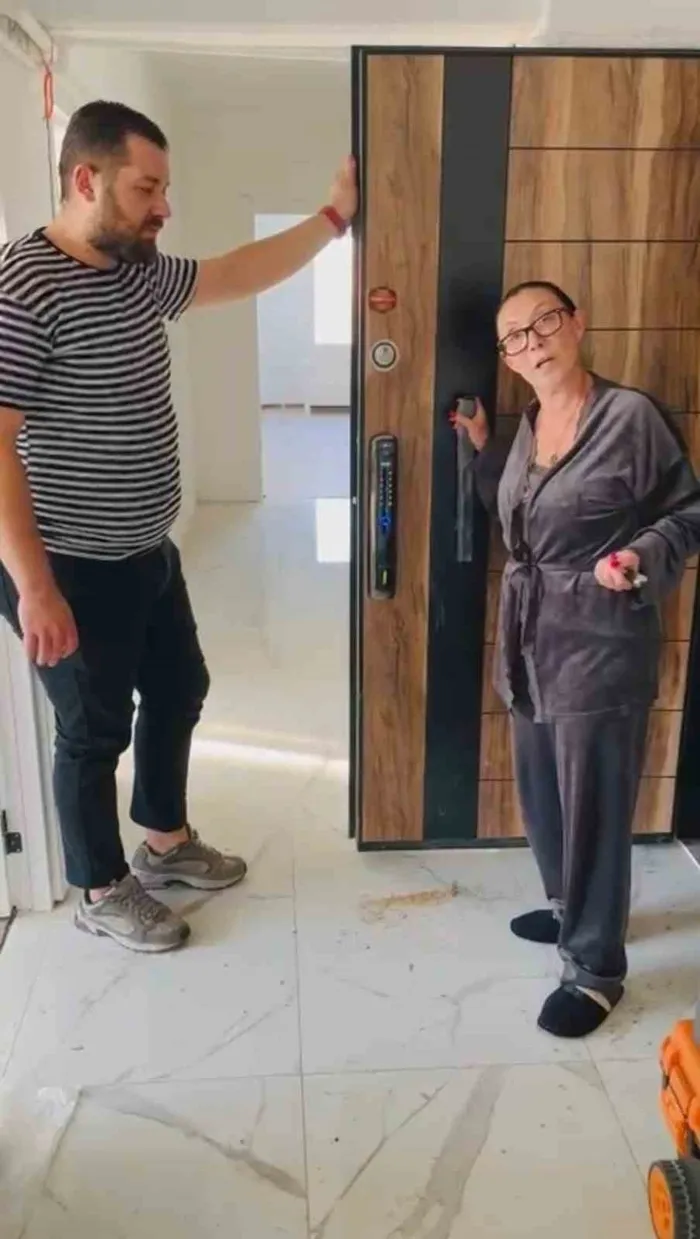 unlu-sanatci-gullu-hayatini-kaybetti-son-goruntusu-ortaya-cikti-1758876000154.jpg İşte Güllü'nün son görüntüleri / Kaynak: İHA