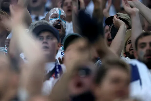 UEFA’dan tribünler hakkında yeni karar! 60 bin kişi stada alınacak