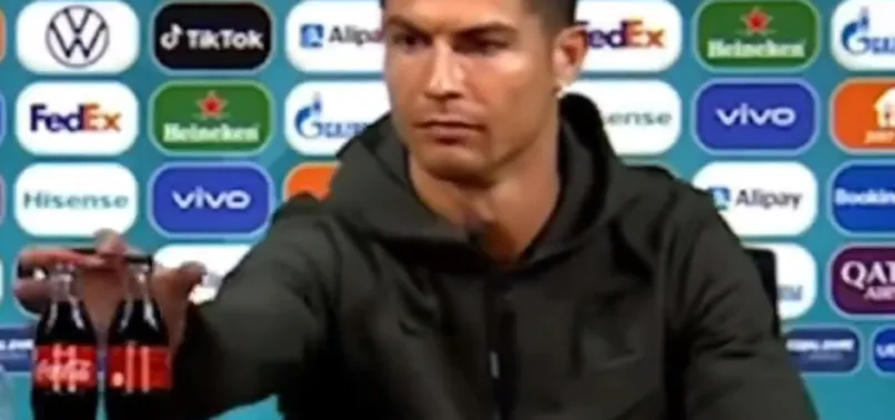 Cristiano Ronaldo'dan olay hareket! Coca-Cola şişelerini görünce tepki gösterdi