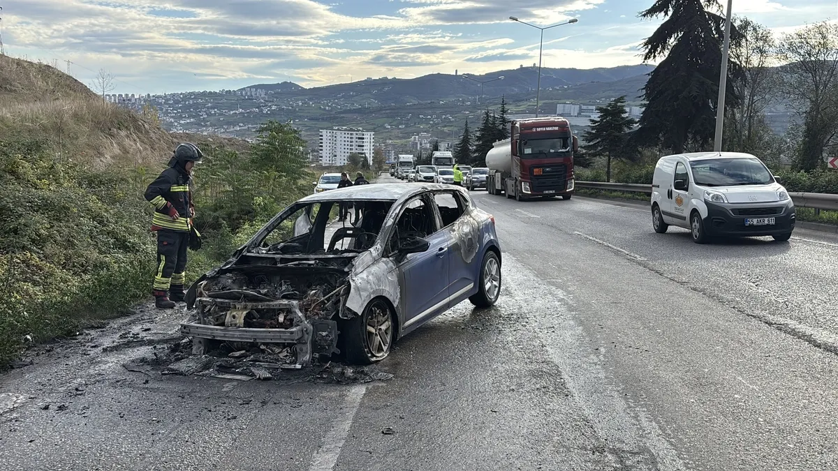Samsunsporlu oyuncu Musaba'nın korku dolu anları! Aracı alev aldı