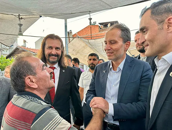 fatih-erbakandan-ekrem-imamogluna-istanbulu-perperisan-eden-turkiyeyi-ne-yapmaz-1692044148270.jpg Fatih Erbakan’dan Ekrem İmamoğlu’na: İstanbul’u perperişan eden Türkiye’yi ne yapmaz! - 1