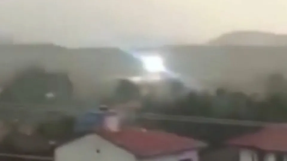 Yer Sinop Boyabat... Yıldırım düşme anı saniye saniye böyle görüntülendi