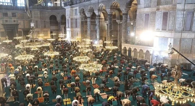 1627033950885.jpg Yarın Ayasofya-i Kebir Camii'nin ibadete açılışının yıl dönümü! - 6