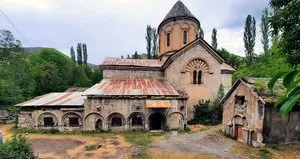Bağbaşı Taş Camii görenleri büyülüyor