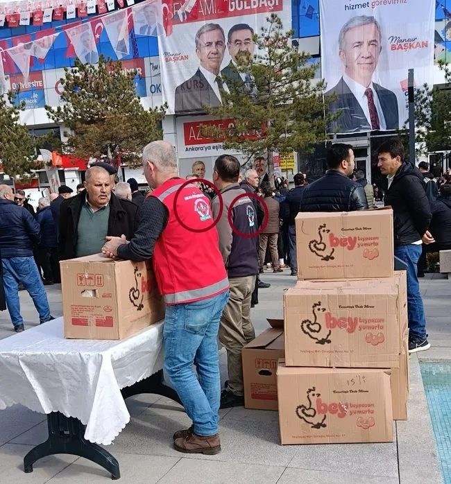 mansur-yavas-mitinge-adam-tasidi-gelenlere-150-tl-verildi-kamu-parasi-carcur-ediliyor-1708794304979.jpg Mansur Yavaş mitinge adam taşıdı, gelenlere 150 TL verildi! Kamu parası çarçur ediliyor - 7