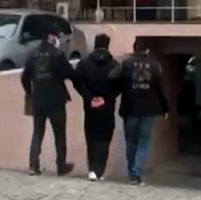 Son dakika: İzmir’de terör operasyonu! HDP’li yöneticiler de gözaltında