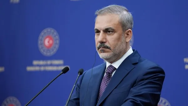 disisleri-bakani-hakan-fidandan-net-mesaj-turkiye-bolgede-istikrar-istiyor-1710792931286.jpeg Dışişleri Bakanı Hakan Fidan 7 Şubat MİT kumpasını anlattı: “Başbakanlıkta dinleme cihazlarını bulduk” - 5