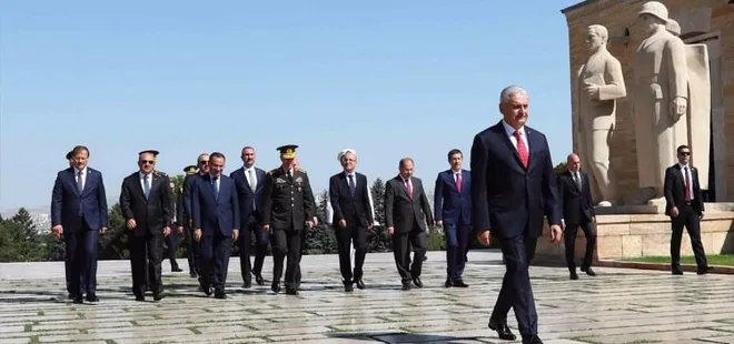 İşte görev süresi uzatılan general ve amiraller!