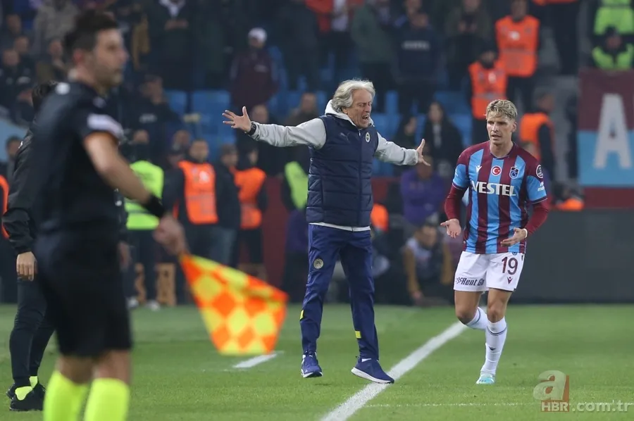 Derbi zaferi sonrası Trabzonspor'dan Fenerbahçe'ye olay "5 YILDIZ" göndermesi: "Başı dönüp yolunu kaybedenler için..." 19