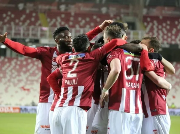 sivasspor-fenerbahce-maci-saat-kacta-hangi-kanalda-canli-yayinlanacak-29-nisan-fenerbahce-maci-canli-izle-1682776423898.jpg Sivasspor-Fenerbahçe maçı saat kaçta, hangi kanalda canlı yayınlanacak? 29 Nisan Fenerbahçe maçı canlı izle! - 2